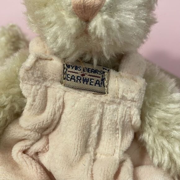 Boyds Bears Bearwear Cream Coloured Cat in Pink Velvet Jumpsuit & Rose in Ear 6” - Picture 6 of 11